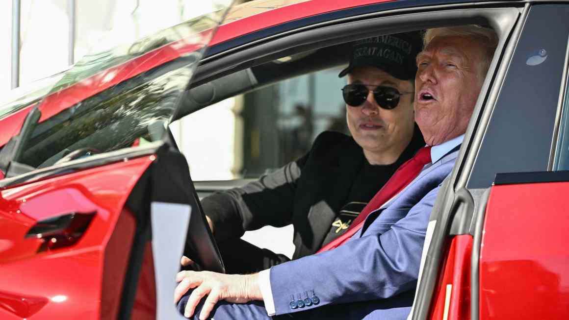 Musk to prioritise Tesla over White House role as profits slump